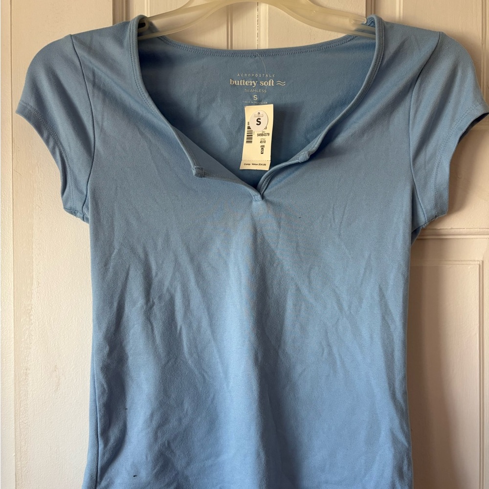 Women’s Aeropostale Buttery Soft Seamless Notch-Neck Top